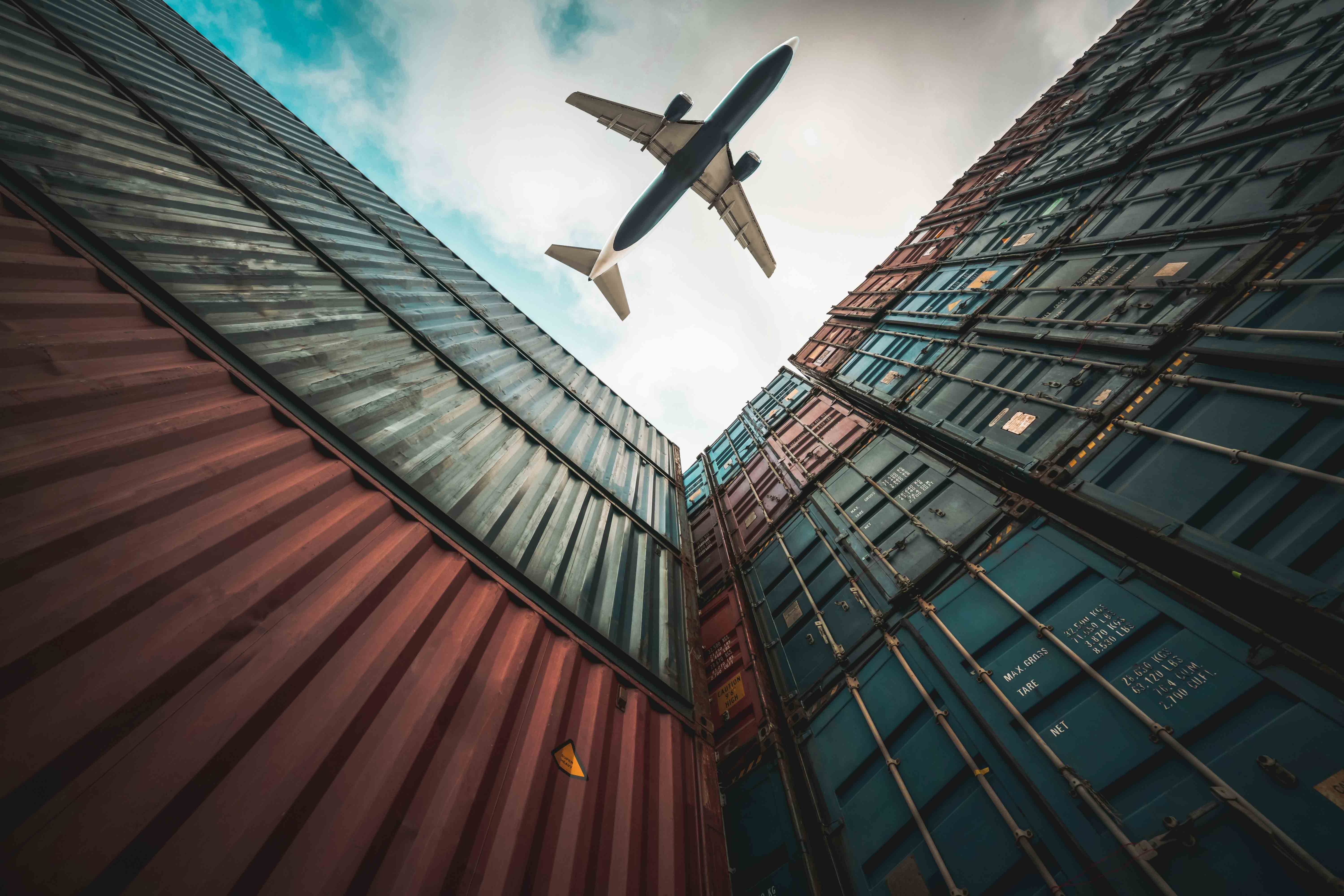 The Impact of AI on International Logistics