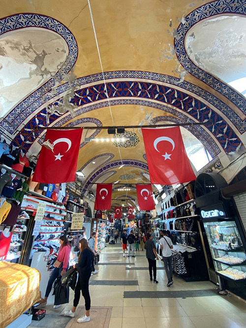 The SEE, DO and EAT guide to Istanbul.
